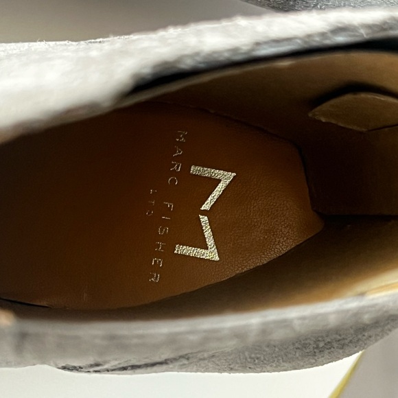 Marc fisher Gardi Gray Suede Pointed Toe Pull on Block heel ankle boot Size 5.5 - Picture 7 of 14